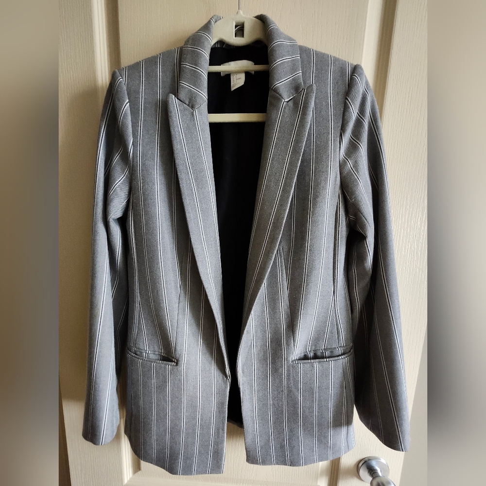 H&M Grey and White Pinstripe Tailored Open Front Blazer. Size 4.